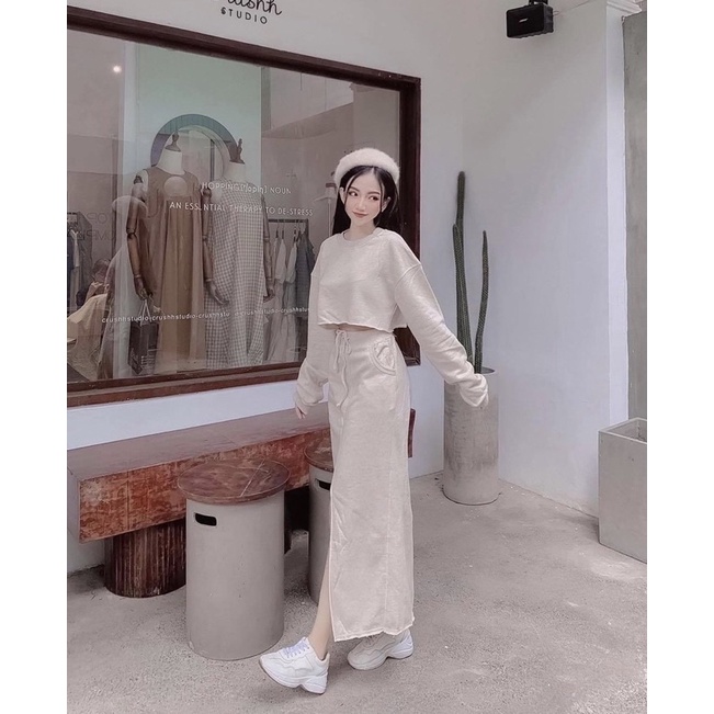 Chân váy xẻ dài vintage