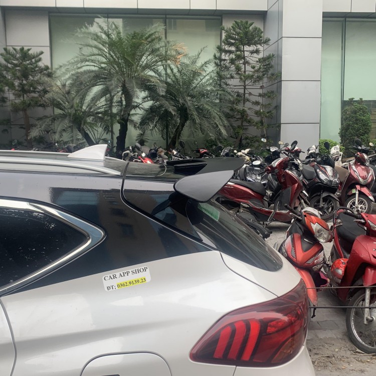 Đuôi gió thê thao Hyundai Tucson  Chất Liệu Nhựa ABS Cao Cấp . Lắp Cho các đời 2015-2020