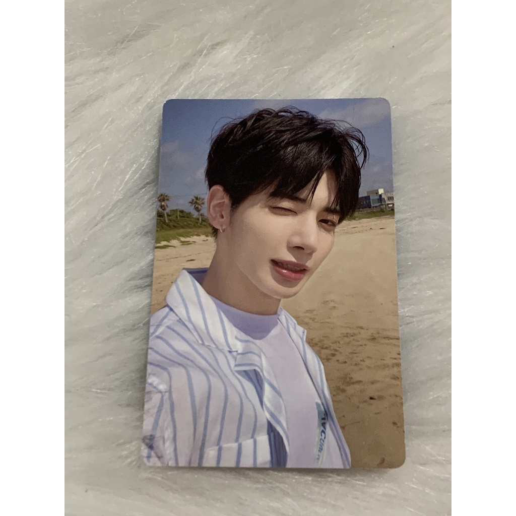 Thẻ ảnh photocard mid summer nhóm nhạc TXT official thành viên taehyun sky ver xinh đẹp