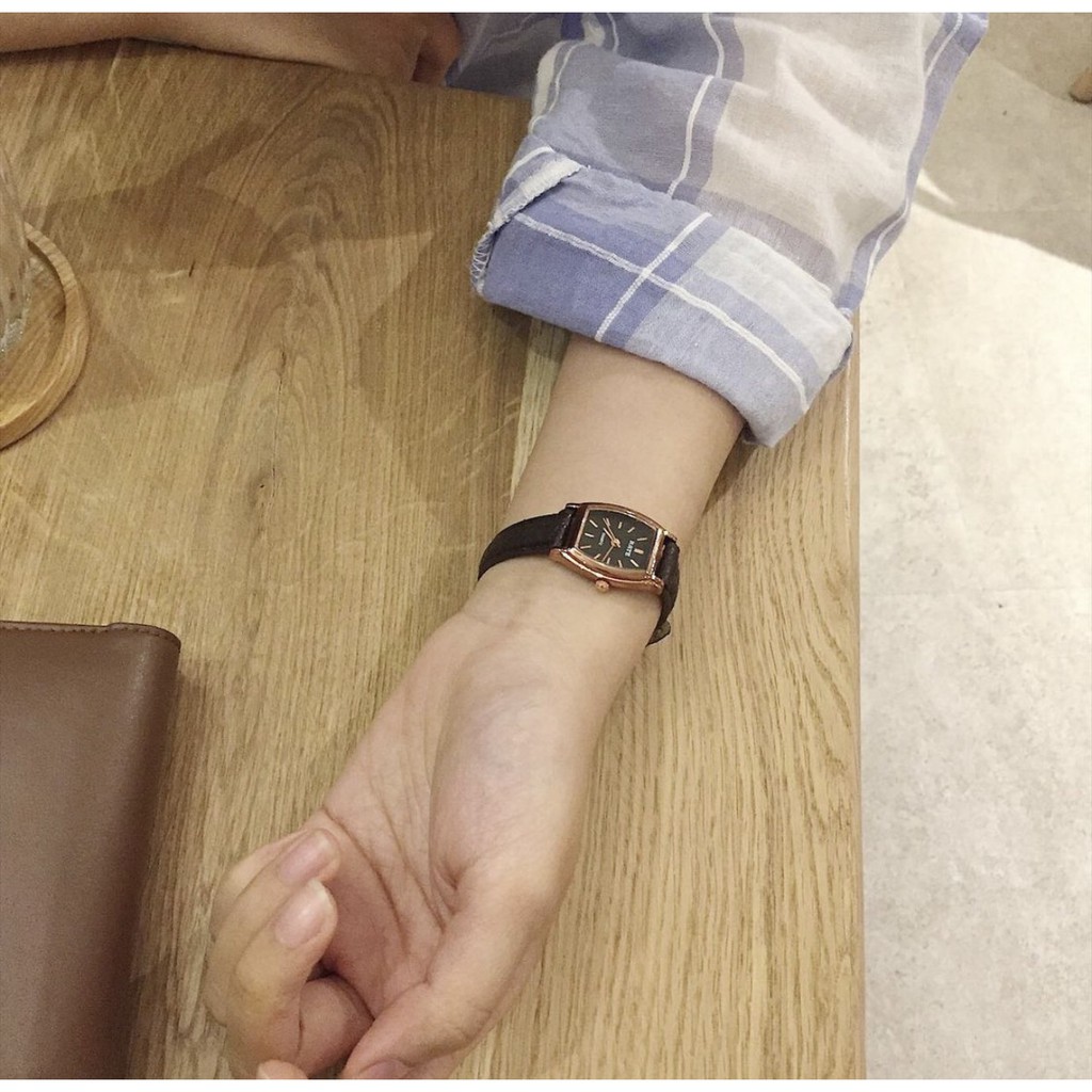 Đồng hồ thời trang nữ mặt ovan cực đẹp, dây da mềm đeo êm tay DH01 LOUSMORE