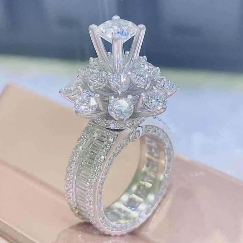 Nhẫn Nữ Đá Cao 3 Tầng Đá Đính Tinh Tế Màu Trắng Sang Trọng - Trang Sức Queen
