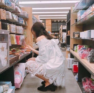 Áo trễ vai buộc nơ sau