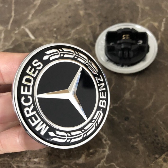 Sản Phẩm Logo nắp capo đầu xe ô tô Mercedes W204 .