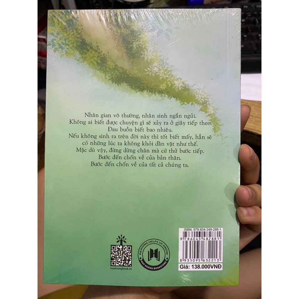 Sách - Tiệm dệt hồi ức ẩn trong sương