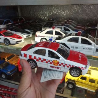 Xe cảnh sát mô hình  bằng  sắt 1:32