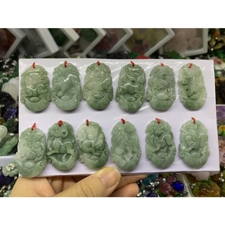 Mặt dây chuyền con giáp đá ngọc phỉ thuý có tặng kèm dây đeo