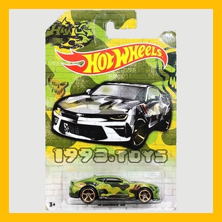 Xe mô hình 1:64 hot wheels urban camouflage series 2020 - 18 camaro ss gjv56