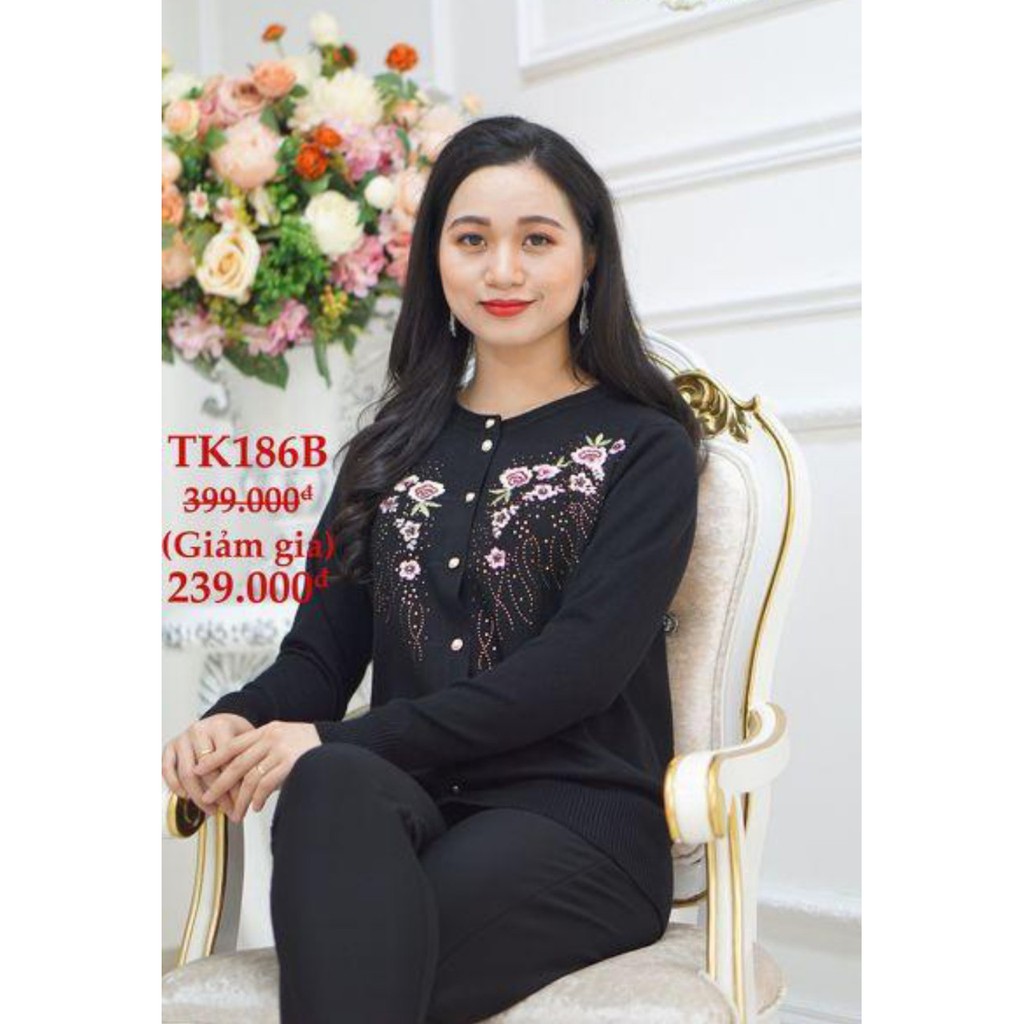 Áo khoác len phối nút thêu hoa có túi hàng dày đẹp