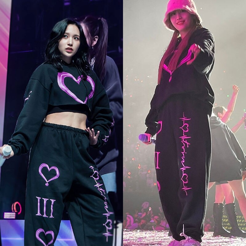 Áo Hoodie Twice Chuyến Lưu Diễn Thế Giới Khoác