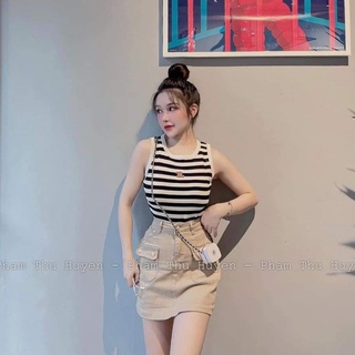 Áo ba lỗ kẻ dáng ôm