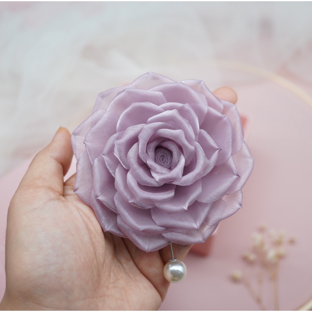 Hoa cài áo Thủ công cao cấp Trâm cài áo Handmade NhanDo Handmade Hoa hồng tơ óng - Màu tím hà ĐK khoảng 9cm