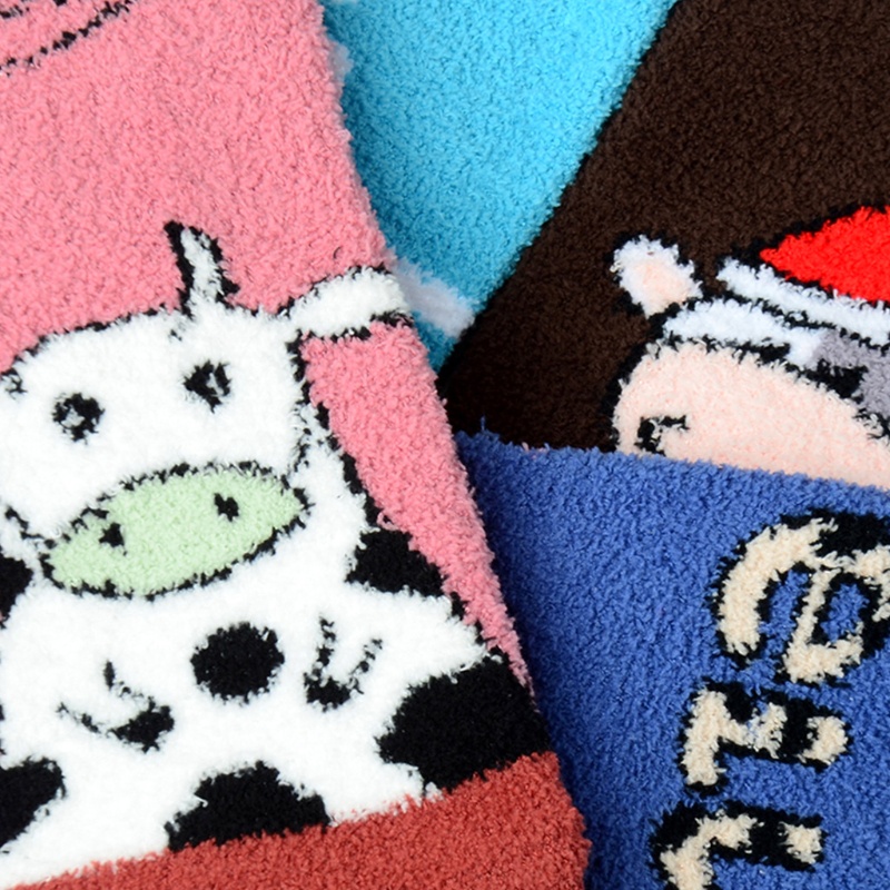 Vớ Nhung San Hô Dày Dặn Ấm Áp In Họa Tiết Bò Sữa Hoạt Hình Dễ Thương Cho Nữ