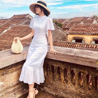 Đầm trắng đuôi cá