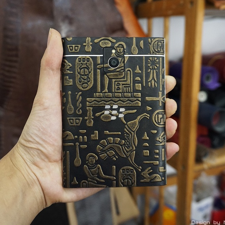Miếng dán da điện thoai BlackBerry Passport–  Da bò thật 100% - chính hãng Nét Đẹp Tinh Tế