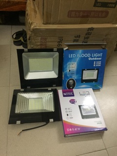 Đèn pha led 100w ,50W ánh sáng trắng , đèn led