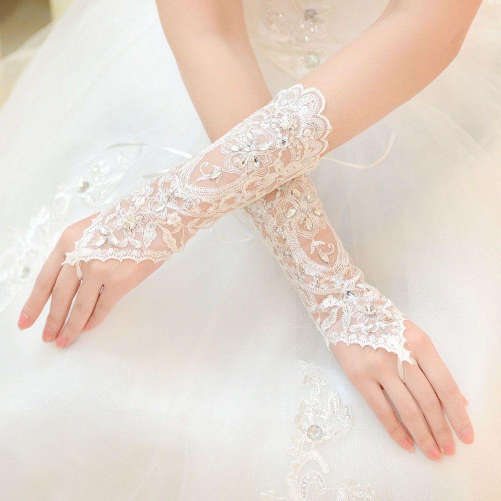 Găng Tay Cô Dâu Hở Ngón Đính Hạt