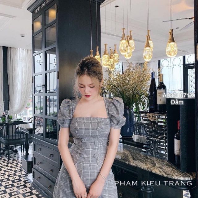 Đầm caro tay phồng