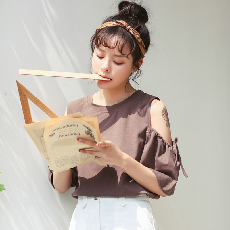 Áo phông trơn hở vai