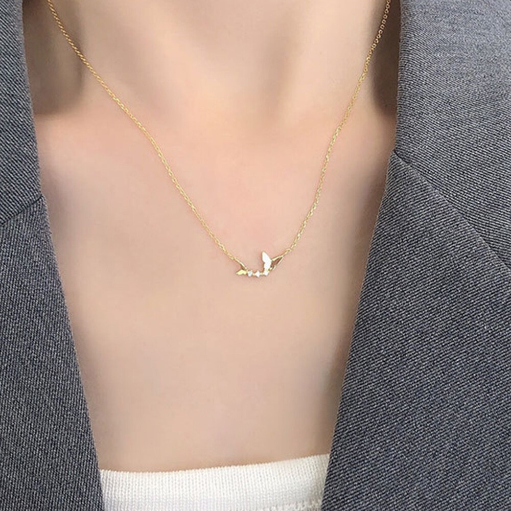 Vòng cổ Sợi Xích Mặt Hình Bướm Đính Đá Đơn Giản Cho Nữ