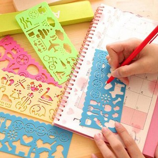 Set 4 thước có khuôn vẽ hình đa dạng thú vị cho bé