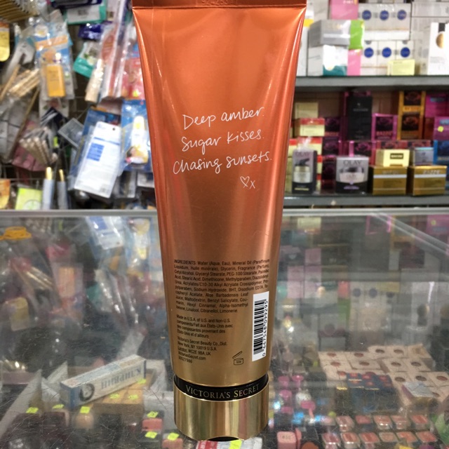 Dưỡng thể Victoria’s Secret Amber Romance 236ml