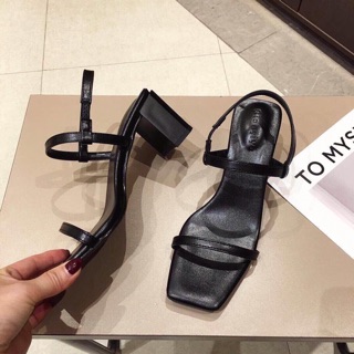 Giày sandal quai mảnh gót vuông