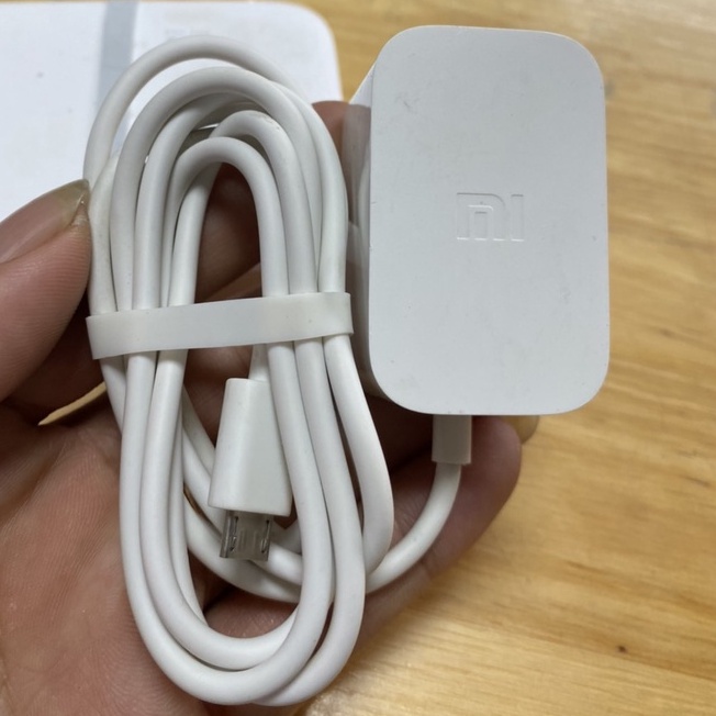 SẠC XIAOMI 2A liền dây dùng cho điện thoại ,camera .Nguồn Xiaomi 5V2A dùng cho camera Ezviz, Imou, hilook,..., Nguồn đ