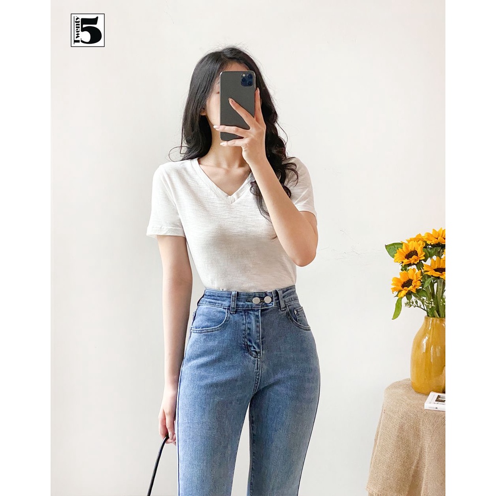 Áo thun nữ cổ tim trơn màu basic dáng ôm chất cotton mềm mỏng Twentyfive N444