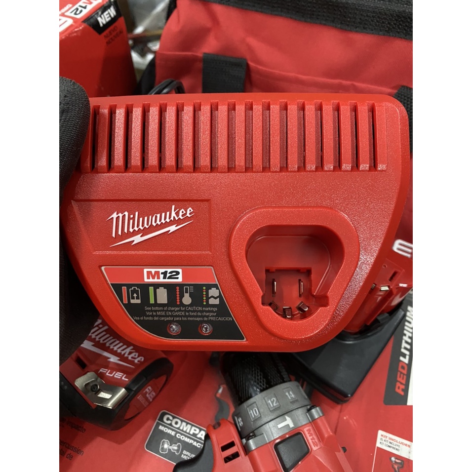 Sạc 12V Milwaukee M12 mới 100%. BN.
