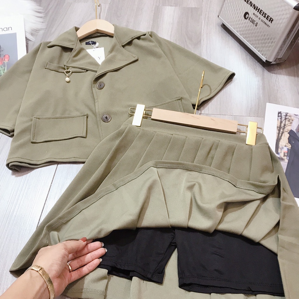 Set Áo Vest Hai Túi Cộc Tay Mix Chân Váy Xếp Ly Phong Cách Hàn Quốc Hottrend Mã 322 | BigBuy360 - bigbuy360.vn