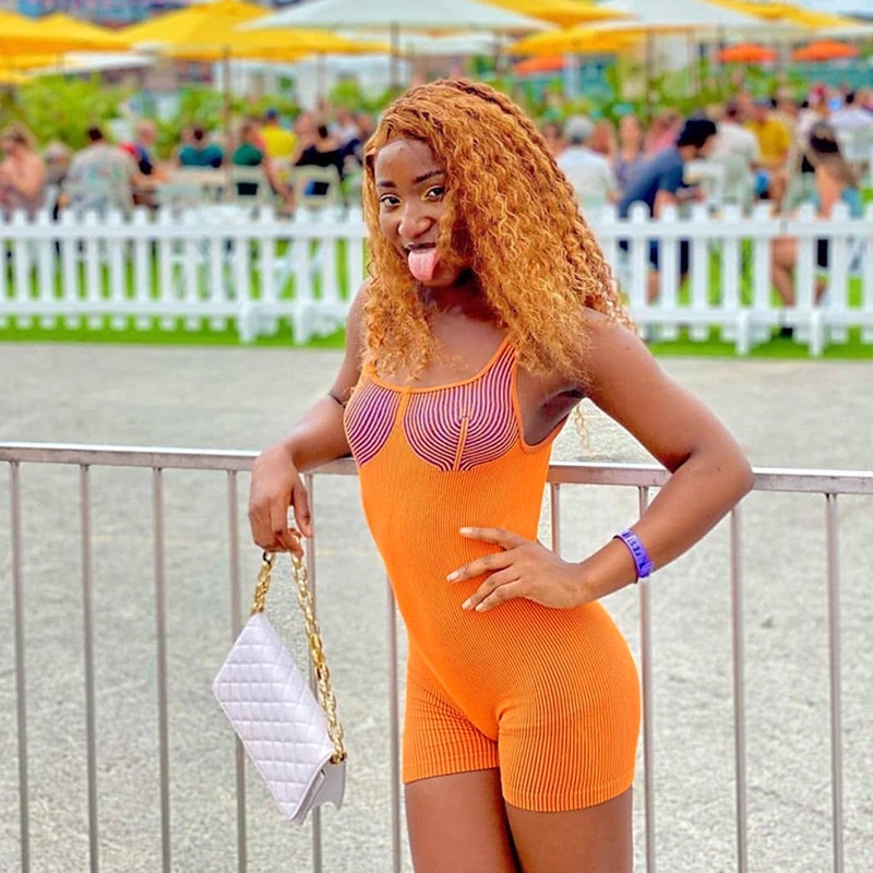 Bộ Áo Liền Quần Hai Dây Kẻ Sọc Quyến Rũ Cho Nữ