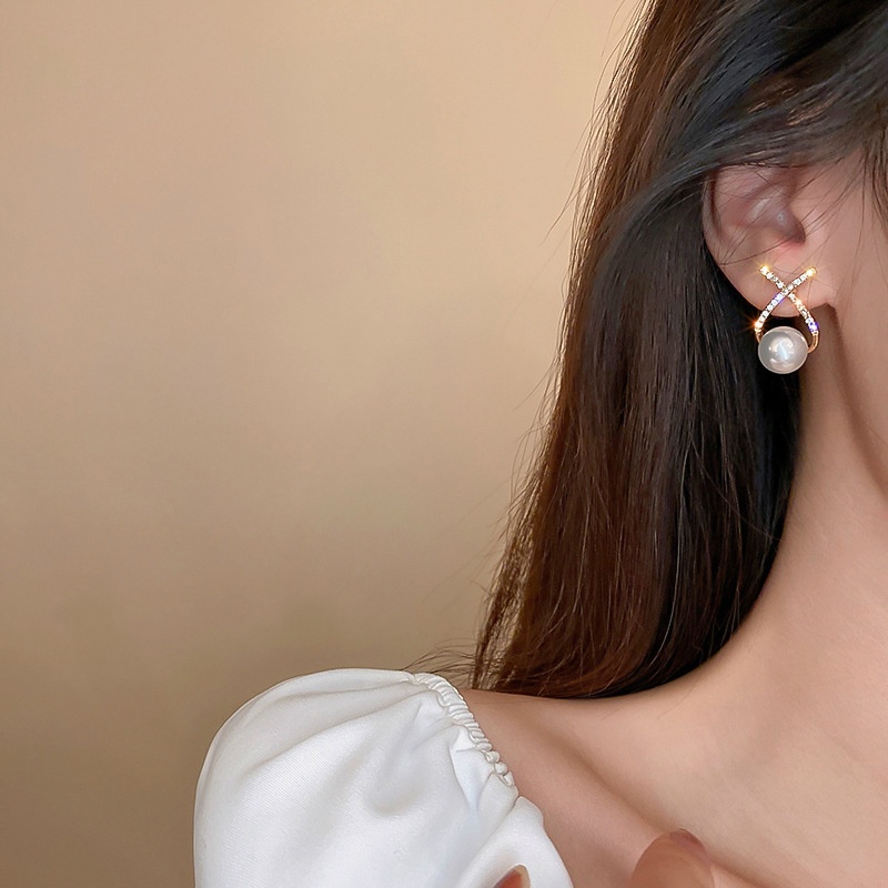 Bông tai nữ ngọc trai nhân tạo đính đá pha lê lấp lánh thiết kế đơn giản thanh lịch