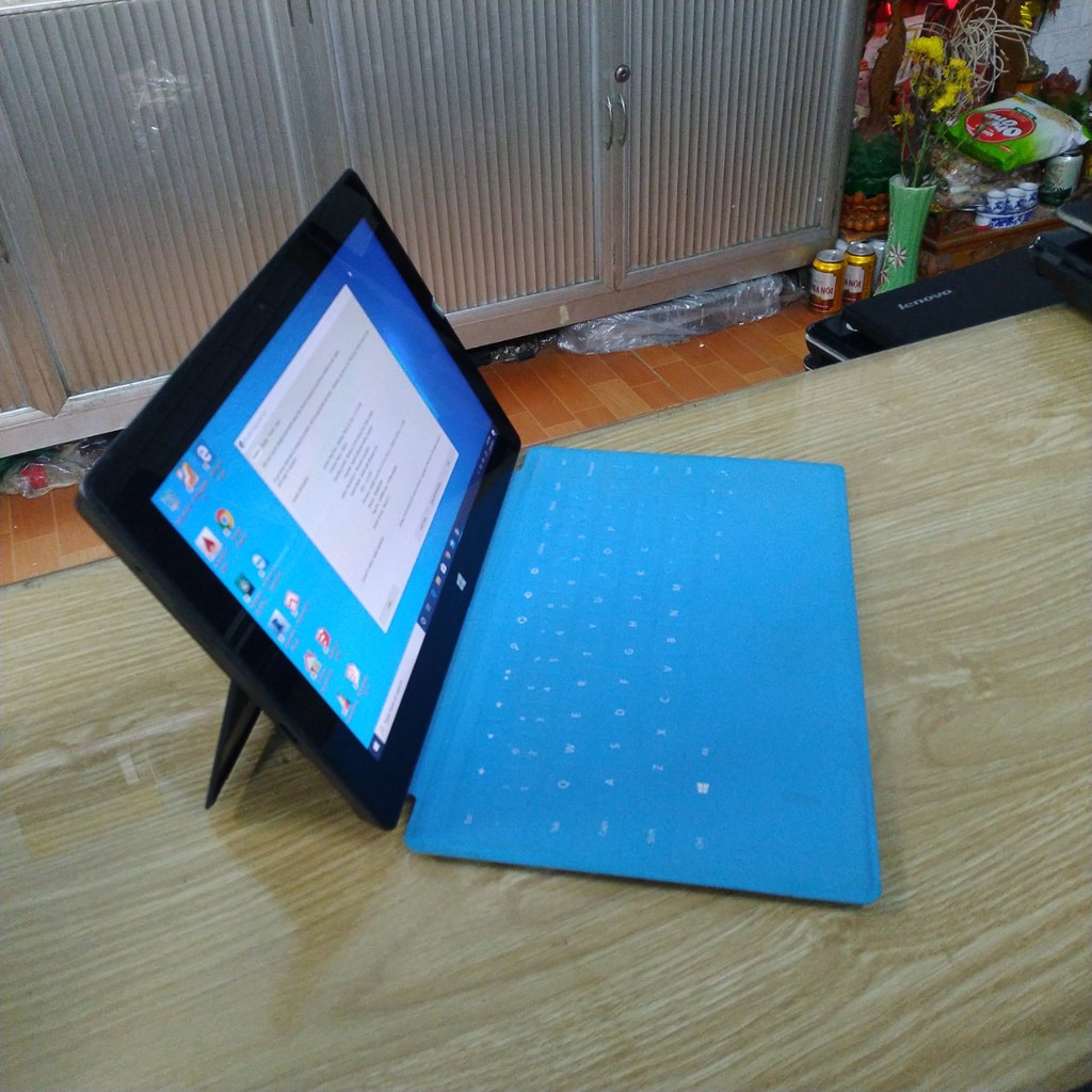 Surface Windows 8 pro chip i5 3337 RAM 4GB SSD 128G , Laptop 2 trong 1 nhanh tiện