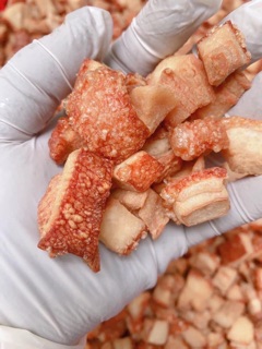 tốp mỡ thịt liền da heo giòn như da