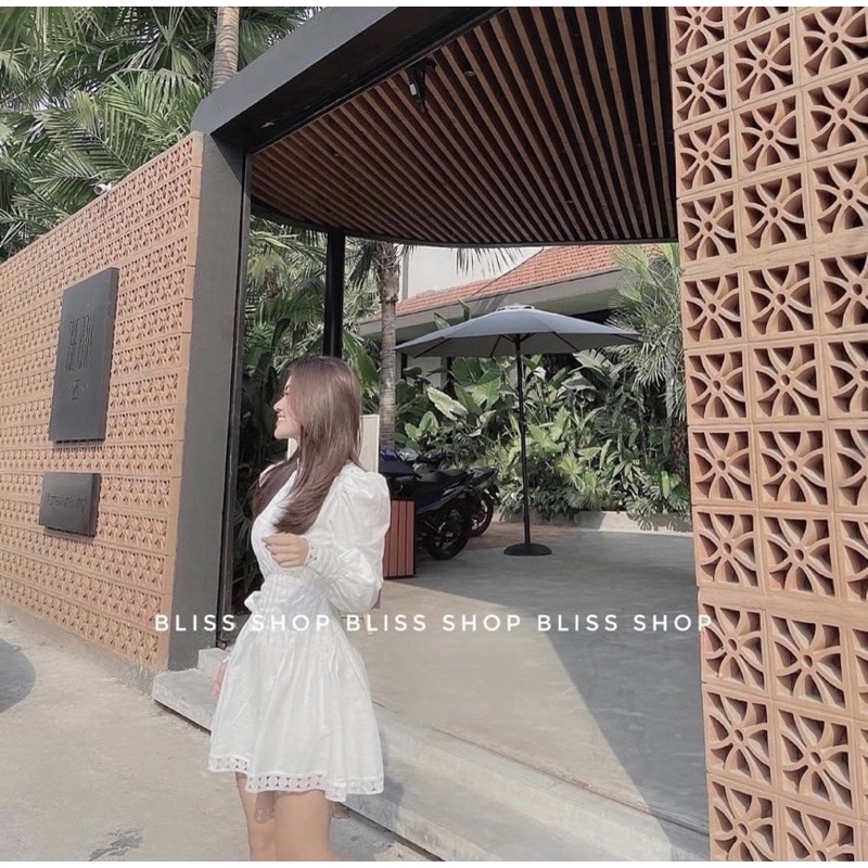 ĐẦM TRẮNG XẾP LY NGỰC CHIẾT EO REN VIỀN CHÂN