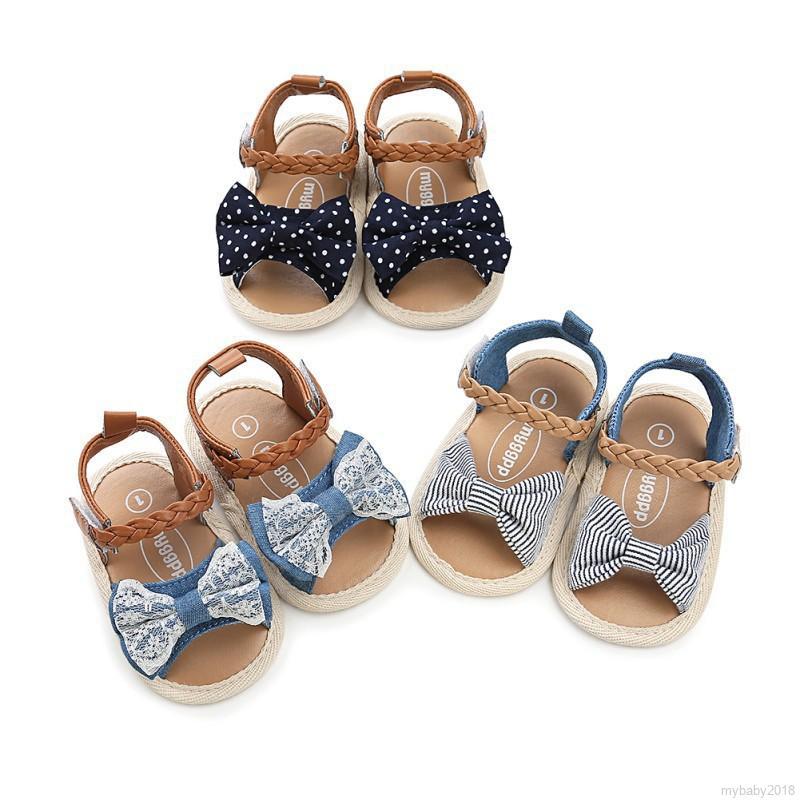 Giày sandal tập đi đính nơ cho bé gái