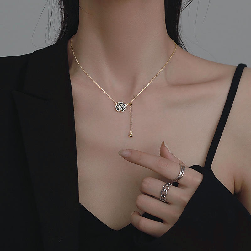Vòng cổ Mặt Hoa Hồng Đen Phong Cách Hàn Quốc