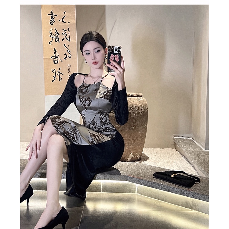 Đầm Dự Tiệc Vải Nhung Satin Dáng Ôm Xẻ Tà Phong Cách Thời Trang Mới 2022