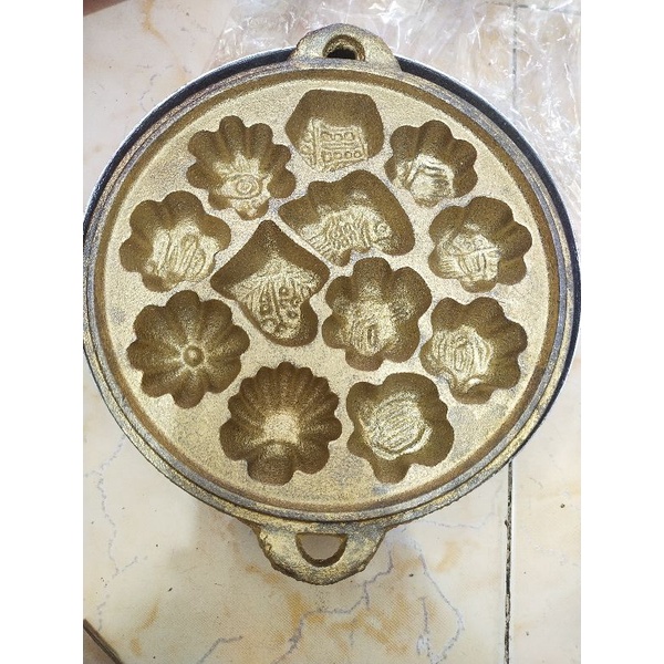 Khuôn  bánh  thuẩn bánh  bông Lan  gang xi vàng  Huỳnh Anh