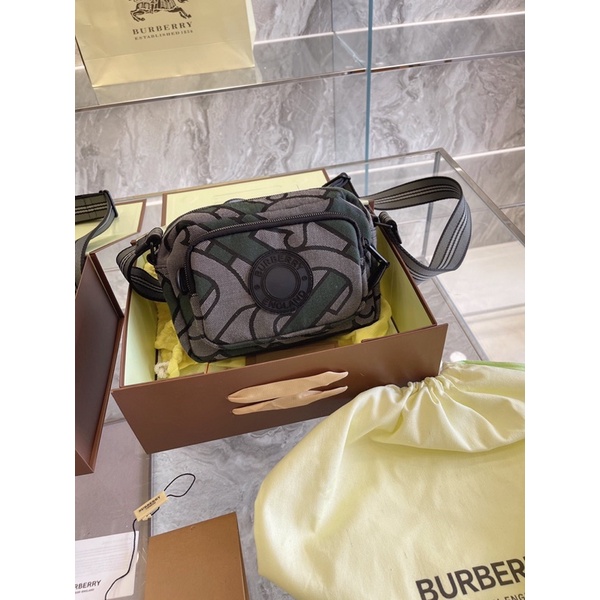 Túi đeo chéo BURRBERRY cao cấp 2021