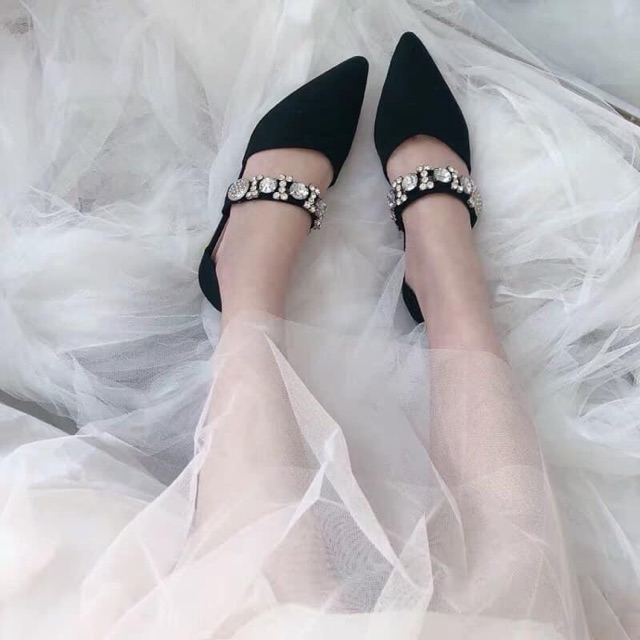 Giày bệt quai đính đá
