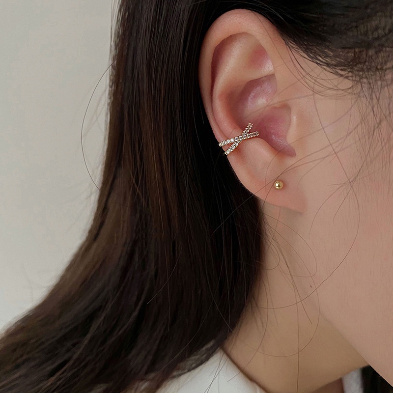 Khuyên kẹp vành tai Her Accessories khảm đá nhân tạo chữ X cá tính H120