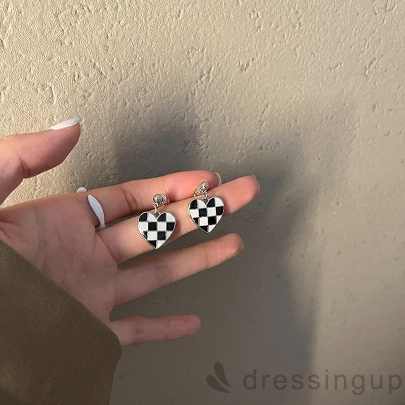 DRESSINGUP-Bông tai hình trái tim màu trắng đen chất liệu hợp kim sành điệu cho nữ