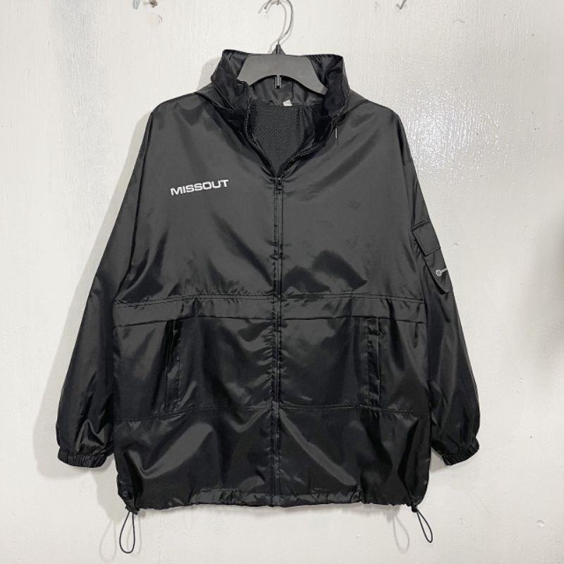 XPstore Áo Khoác dù Jacket MISSOUT mũ tháo rời unisex CÓ TÚI TRONG