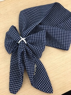 Cài khăn chữ x