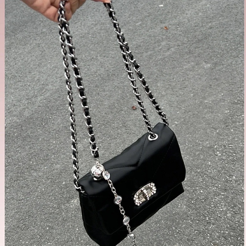 Túi đeo dưới cánh tay Nhỏ Màu Đen Đính Hạt Cườm Thời Trang Mới Năm 2022 Gylb1603