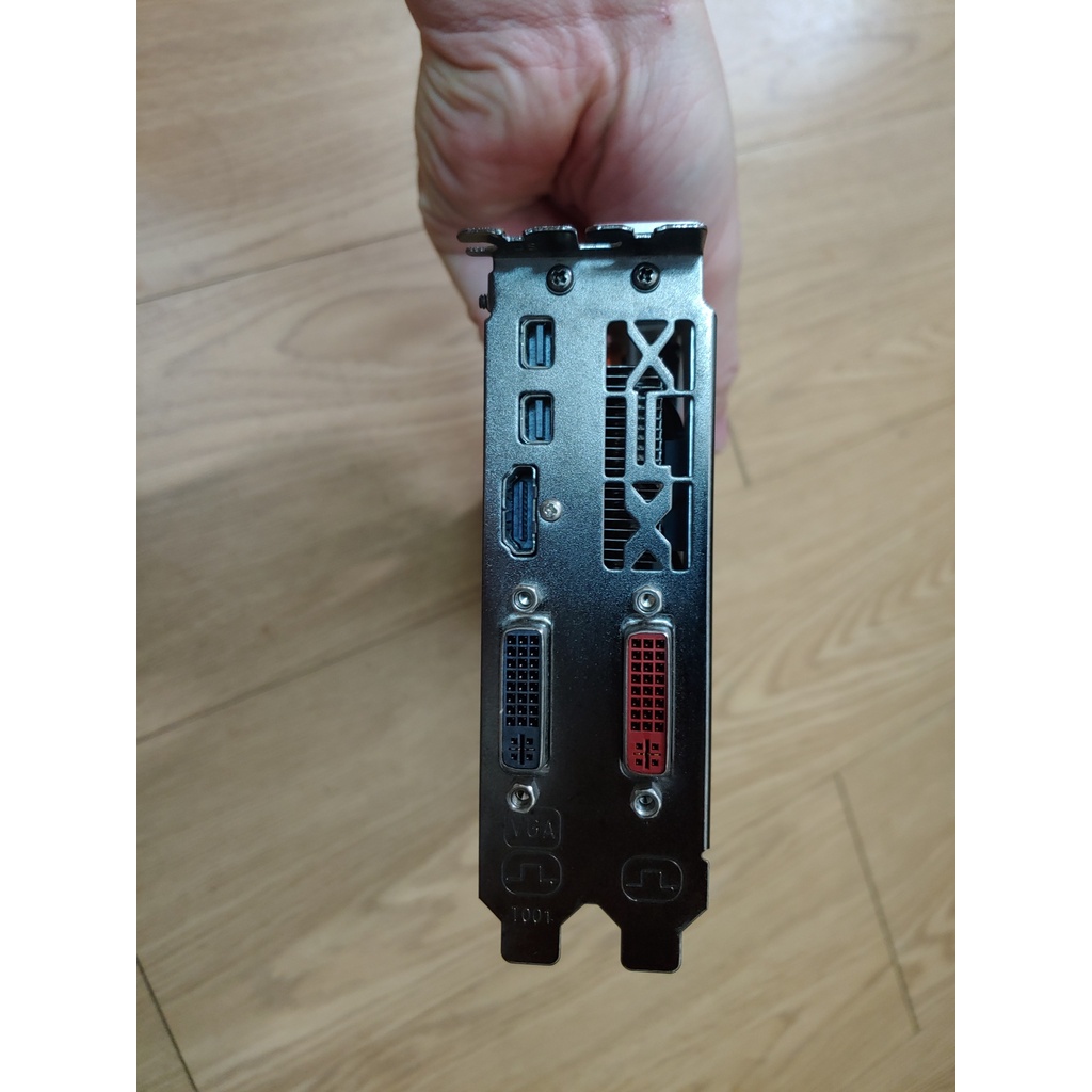 Card màn hình XFX HD 7850 2GD5