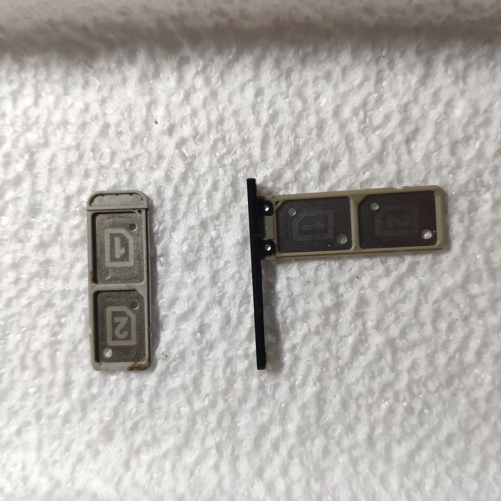 Khay sim Sony XA, XA1