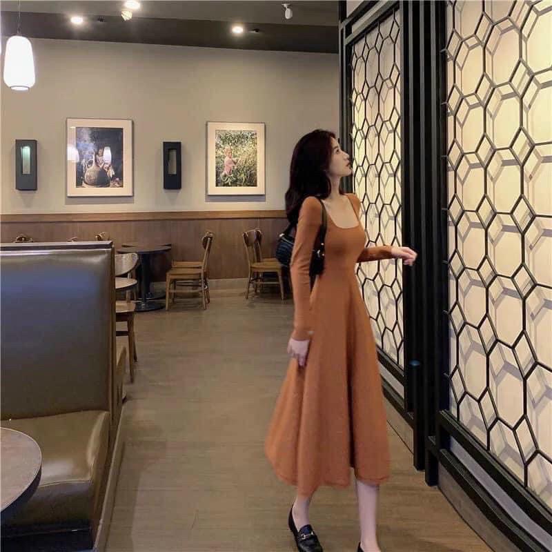 Đầm len Đầm dáng xoè tiểu thư dài tay cổ vuông chất len tăm màu đen,vàng bò