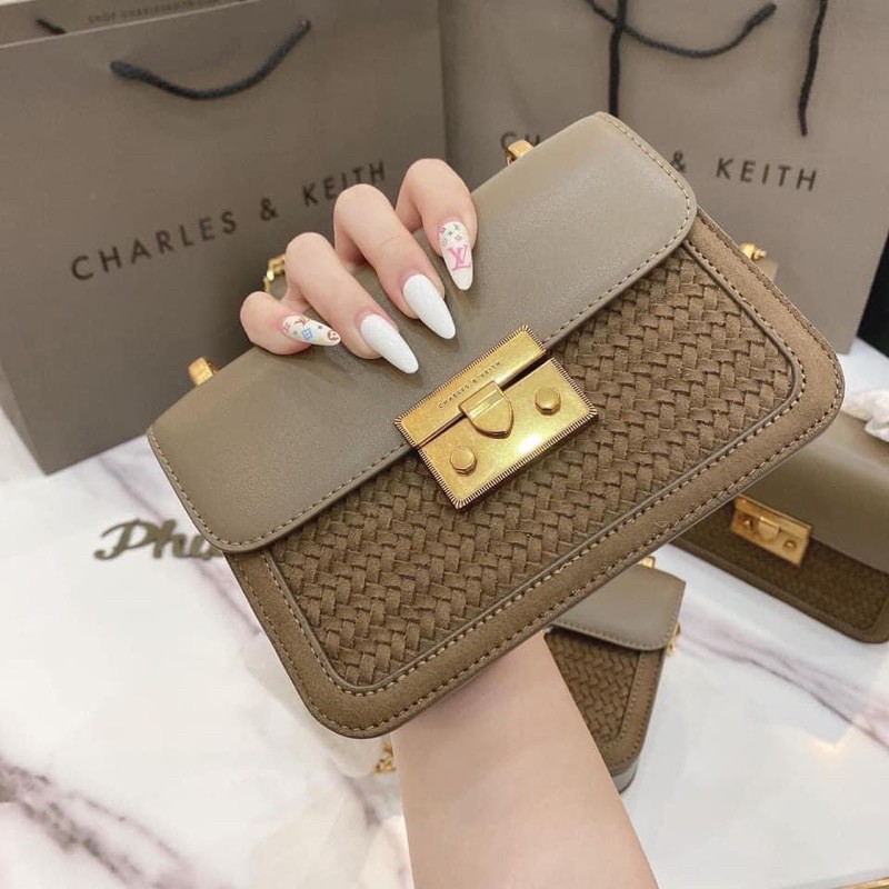 Túi Charles & Keith size 18cm